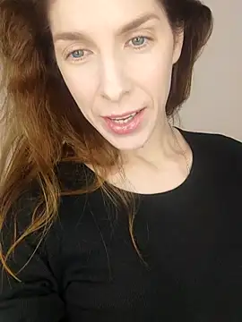 Snapshot of YourSuperModel chatting on December 2, 1:57 pm YourSuperModel online show from December 2, 1:57 pm