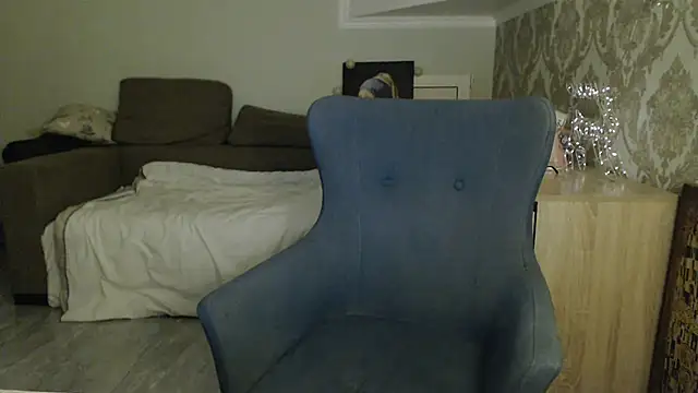 Mallinia online show from December 19, 9:17 pm