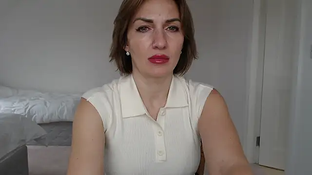Snapshot of Mallinia chatting on February 11, 3:40 pm Mallinia online show from February 11, 3:40 pm