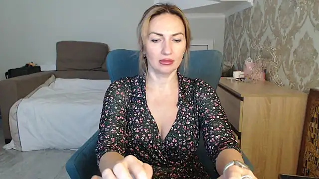 Mallinia online show from December 16, 11:58 am