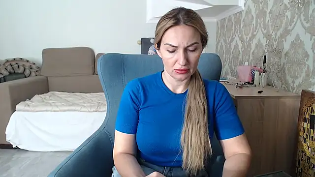 Mallinia online show from January 10, 11:38 am