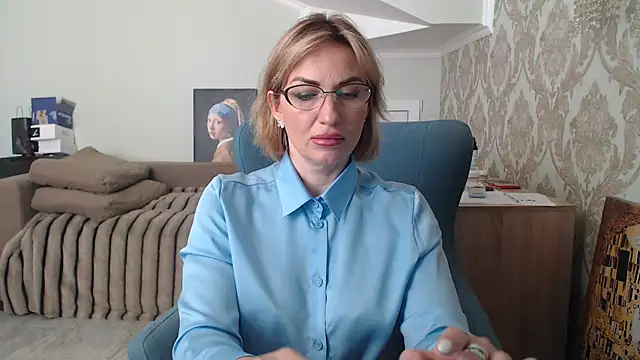 Mallinia online show from April 2, 8:43 am