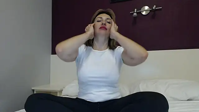 Snapshot of Mallinia chatting on February 1, 6:40 pm Mallinia online show from February 1, 6:40 pm