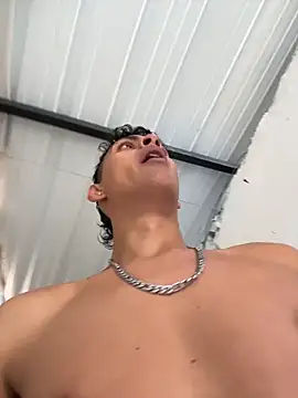 ValenSuarez25 online show from August 8, 5:09 pm