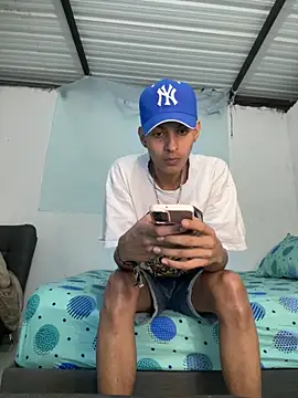 ValenSuarez25 online show from June 21, 1:33 am