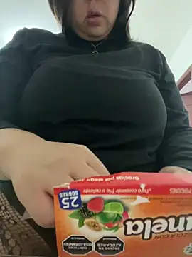 Snapshot of _Honeymoon- chatting on February 18, 2:27 pm Honeymoon- online show from February 18, 2:27 pm