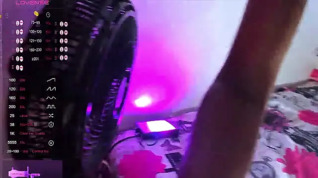 Snapshot of tisaya_8 chatting on January 8, 4:02 pm tisaya 8 online show from January 8, 4:02 pm