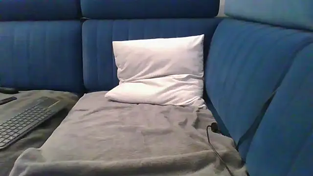 axecoman60 online show from March 12, 9:35 pm