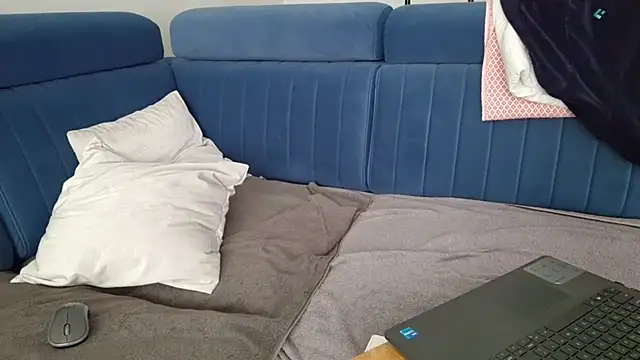 axecoman60 online show from March 17, 12:04 pm