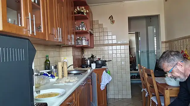 axecoman60 online show from March 7, 1:07 pm