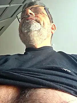 axecoman60 online show from February 28, 7:52 am