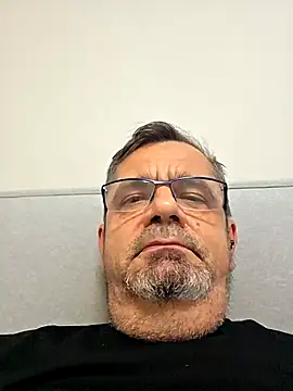 axecoman60 online show from December 4, 8:41 pm