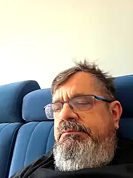 axecoman60 online show from March 31, 8:27 am