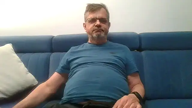 axecoman60 online show from April 30, 7:10 pm