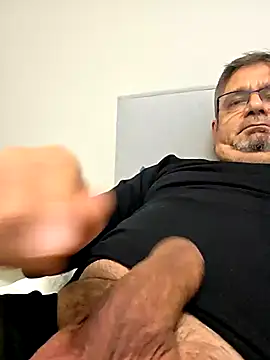 axecoman60 online show from December 3, 9:03 pm