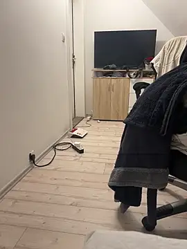  Hidden couple  online show from December 17, 4:12 pm