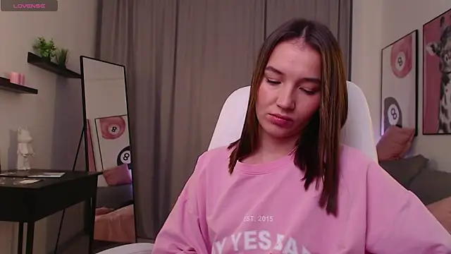 Snapshot of Bellla_Haddid chatting on November 30, 1:39 am Bellla Haddid online show from November 30, 1:39 am