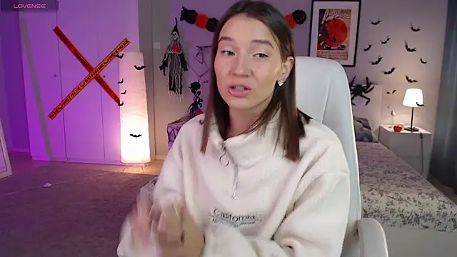 Snapshot of Bellla_Haddid chatting on October 24, 1:48 am Bellla Haddid online show from October 24, 1:48 am