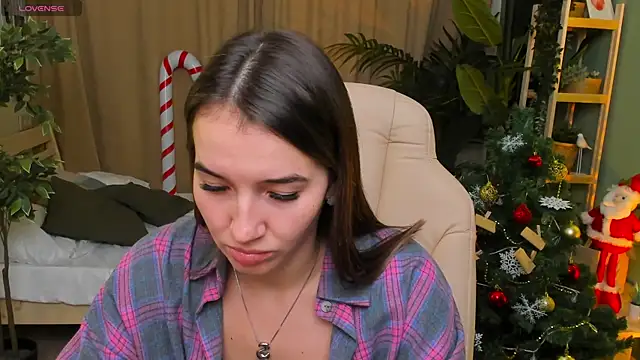 Bellla Haddid online show from December 19, 2:15 am