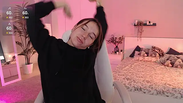 Bellla Haddid online show from September 23, 1:01 am