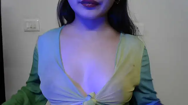 amrita2210 online show from March 26, 6:50 pm