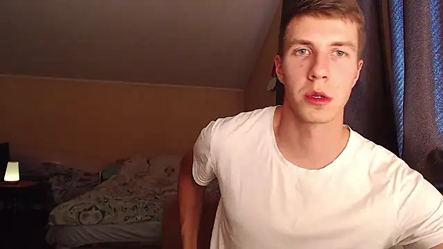 Snapshot of Chris_Brien chatting on October 21, 10:03 am Chris Brien online show from October 21, 10:03 am