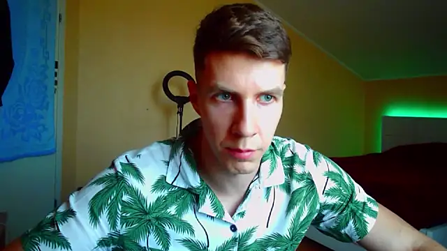 Snapshot of Chris_Brien chatting on June 21, 7:36 am Chris Brien online show from June 21, 7:36 am