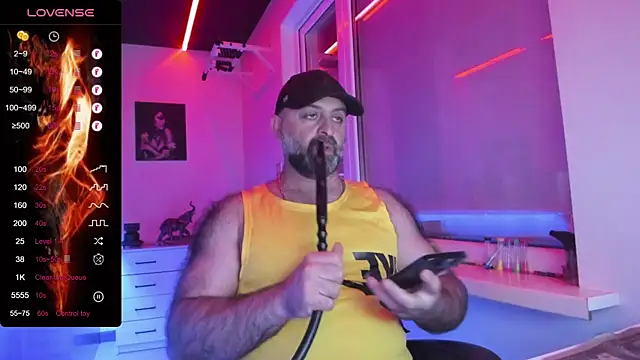 Snapshot of MAGABEAR077 chatting on June 2, 4:18 pm MAGABEAR077 online show from June 2, 4:18 pm