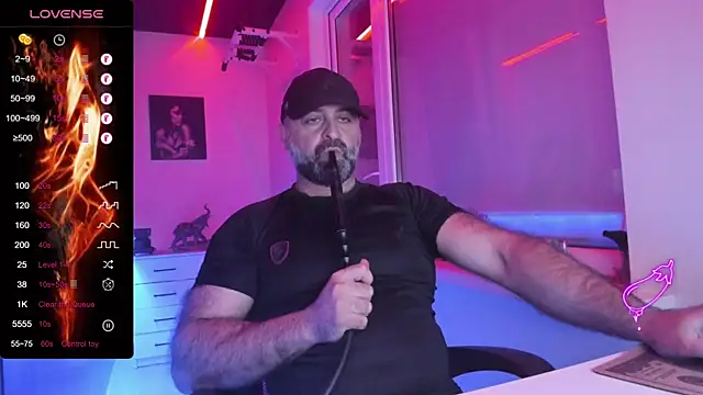 Snapshot of MAGABEAR077 chatting on June 23, 8:51 pm MAGABEAR077 online show from June 23, 8:51 pm