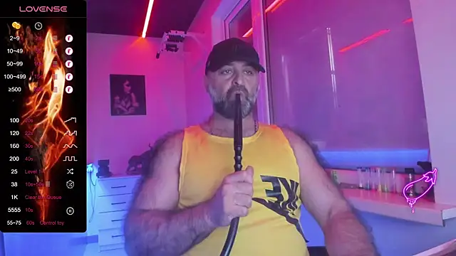Snapshot of MAGABEAR077 chatting on July 5, 7:37 am MAGABEAR077 online show from July 5, 7:37 am