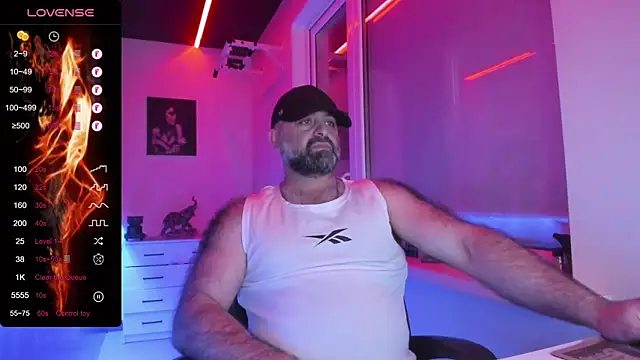 Snapshot of MAGABEAR077 chatting on June 27, 12:22 pm MAGABEAR077 online show from June 27, 12:22 pm