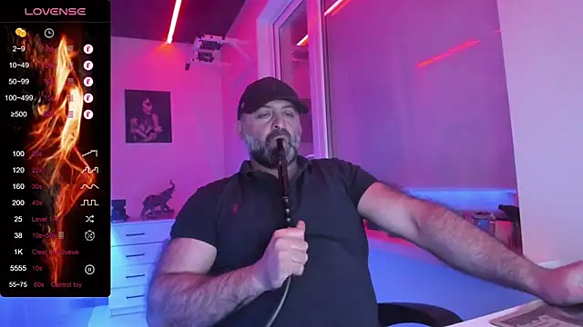 Snapshot of MAGABEAR077 chatting on June 11, 6:49 pm MAGABEAR077 online show from June 11, 6:49 pm