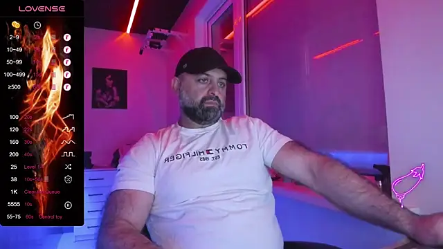Snapshot of MAGABEAR077 chatting on July 15, 3:41 pm MAGABEAR077 online show from July 15, 3:41 pm