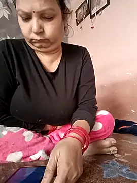 Snapshot of Kavya_kapoor chatting on November 30, 2:45 am Kavya kapoor online show from November 30, 2:45 am