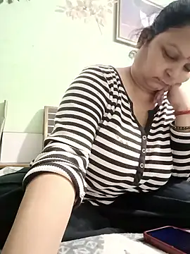 Snapshot of Kavya_kapoor chatting on December 15, 5:41 pm Kavya kapoor online show from December 15, 5:41 pm