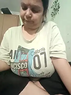 Snapshot of Kavya_kapoor chatting on November 4, 5:39 pm Kavya kapoor online show from November 4, 5:39 pm