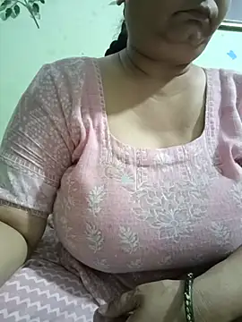 Snapshot of Kavya_kapoor chatting on June 25, 7:35 am Kavya kapoor online show from June 25, 7:35 am