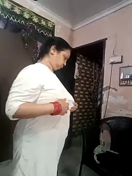 Snapshot of Kavya_kapoor chatting on November 28, 5:40 am Kavya kapoor online show from November 28, 5:40 am