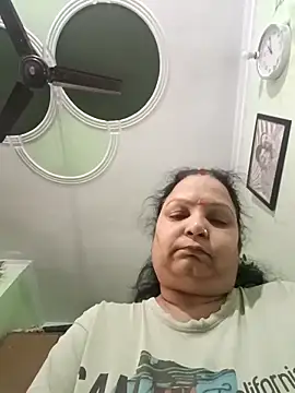 Snapshot of Kavya_kapoor chatting on November 21, 7:40 am Kavya kapoor online show from November 21, 7:40 am