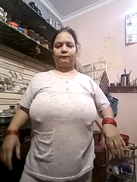 Snapshot of Kavya_kapoor chatting on November 3, 5:45 am Kavya kapoor online show from November 3, 5:45 am