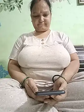 Snapshot of Kavya_kapoor chatting on June 15, 9:09 am Kavya kapoor online show from June 15, 9:09 am