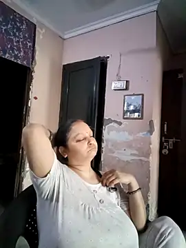 Kavya kapoor online show from May 10, 12:53 pm