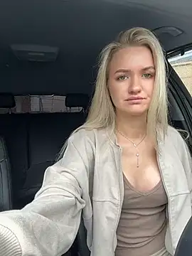 Snapshot of Devill_Angel_ chatting on May 27, 10:44 am Devill Angel online show from May 27, 10:44 am