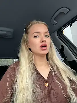 Snapshot of Devill_Angel_ chatting on May 10, 10:19 am Devill Angel online show from May 10, 10:19 am