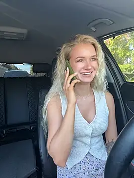 Snapshot of Devill_Angel_ chatting on June 7, 6:40 am Devill Angel online show from June 7, 6:40 am