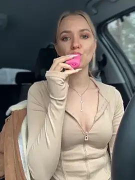 Devill Angel  online show from November 20, 10:05 am