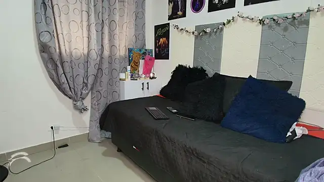 scarlett  morgan online show from April 14, 2:55 pm