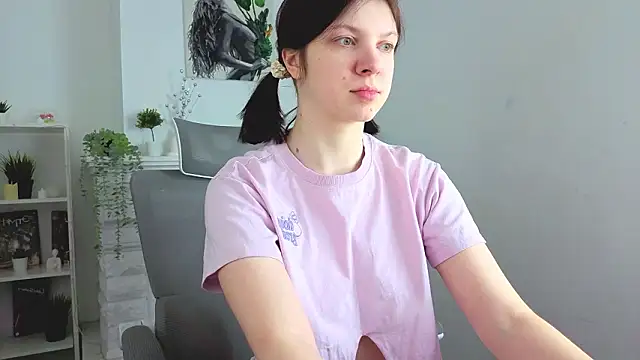 Snapshot of Baby_Evalena chatting on February 10, 8:57 am Baby Evalena online show from February 10, 8:57 am