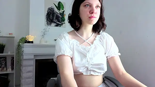 Snapshot of Baby_Evalena chatting on February 17, 5:16 am Baby Evalena online show from February 17, 5:16 am