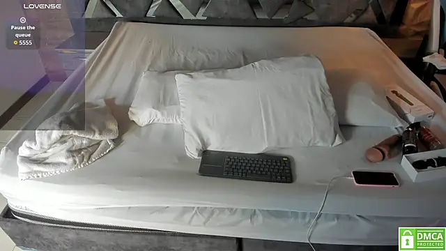 Rose Evans   online show from February 6, 5:14 am